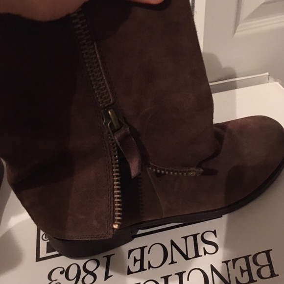 Distressed brown ankle boots - Picture 8 of 8